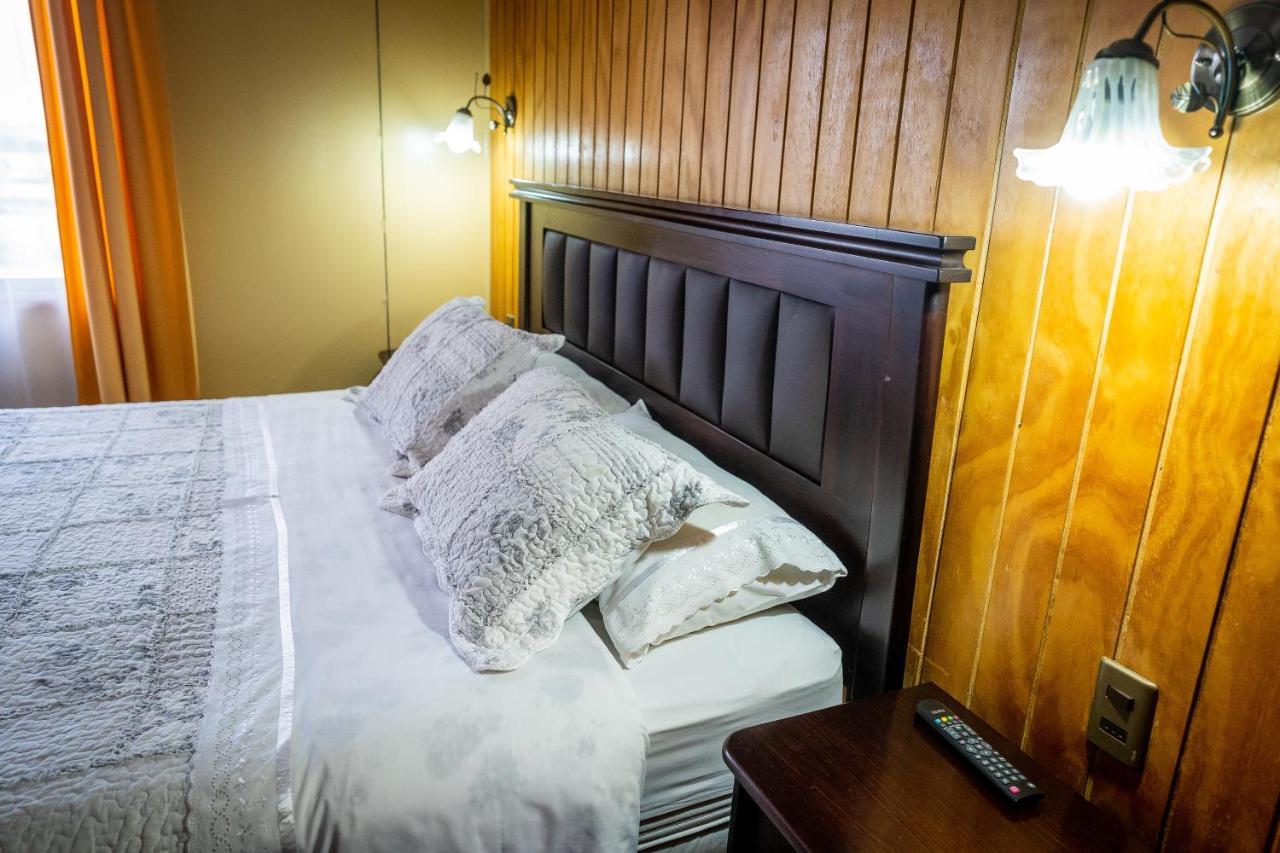 Casa Lucy Bed & Breakfast Puerto Natales Bagian luar foto