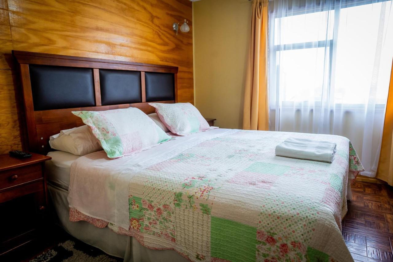 Casa Lucy Bed & Breakfast Puerto Natales Bagian luar foto