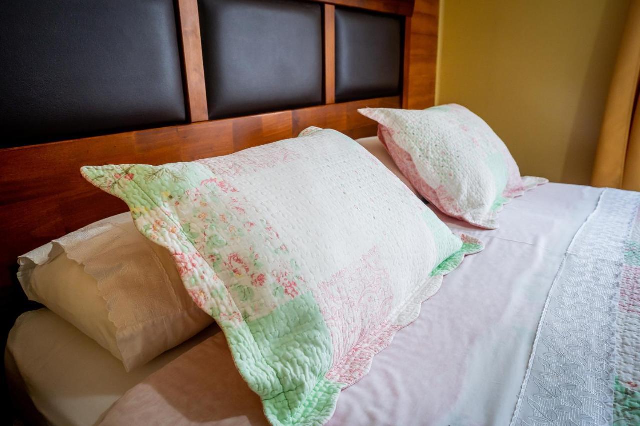 Casa Lucy Bed & Breakfast Puerto Natales Bagian luar foto